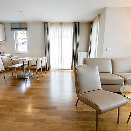 Nymphe Strandhotel & 4* Binz