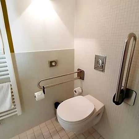 Nymphe Strandhotel & 4* Binz