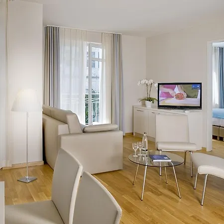 Nymphe Strandhotel & בינץ