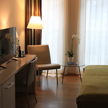 Nymphe Strandhotel & Hotell