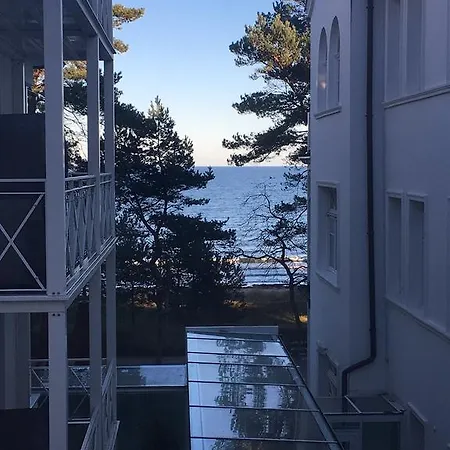 Nymphe Strandhotel & 4* בינץ