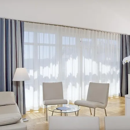 Nymphe Strandhotel & מלון בינץ