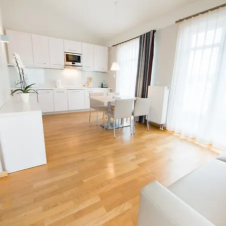 Nymphe Strandhotel & Hotell