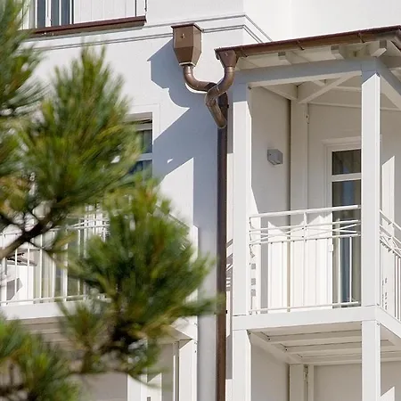 Nymphe Strandhotel & 4* Binz