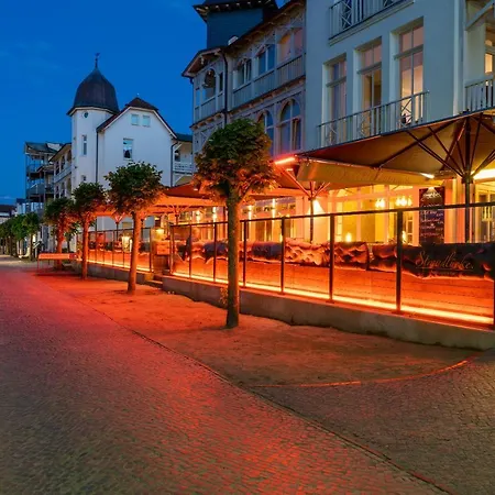 Nymphe Strandhotel & מלון 4*
