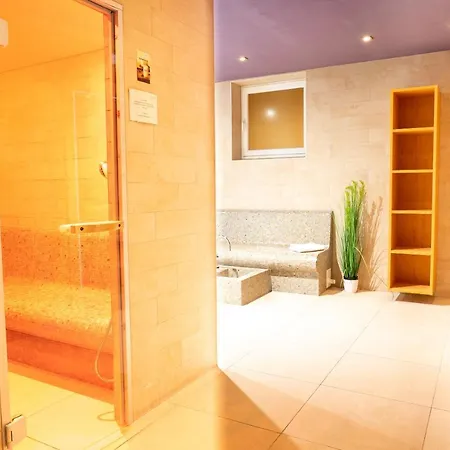 מלון Nymphe Strandhotel & 4*