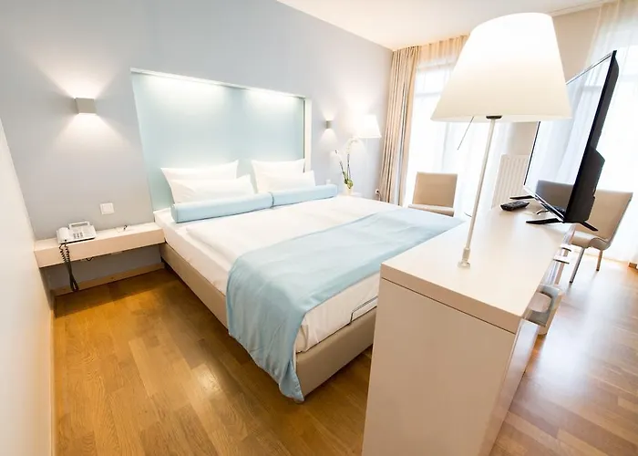 Nymphe Strandhotel & 4* בינץ