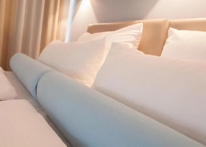 Nymphe Strandhotel & 4* בינץ