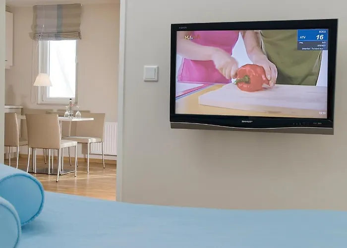 Nymphe Strandhotel & 4* בינץ
